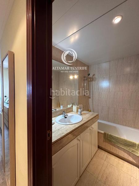 Foto 4e142632-8b6f-463e-bd38-2ae185d9dc06. Ático  dúplex en Los Cristianos con vistas panorámicas al mar en Arona