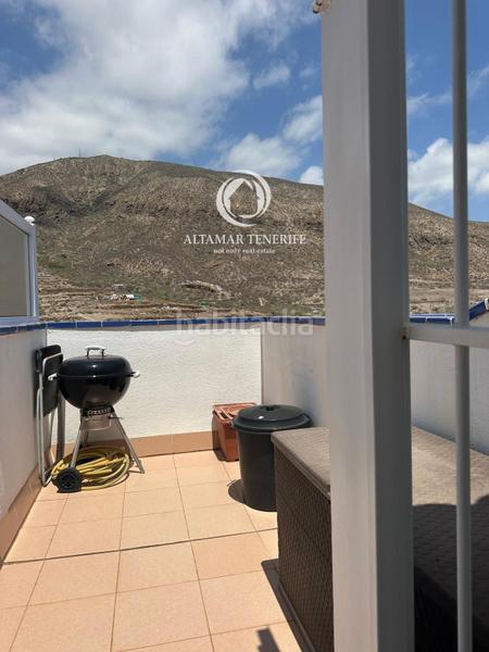 Foto 5601db80-9591-410c-98ce-150418f5a6fd. Ático  dúplex en Los Cristianos con vistas panorámicas al mar en Arona