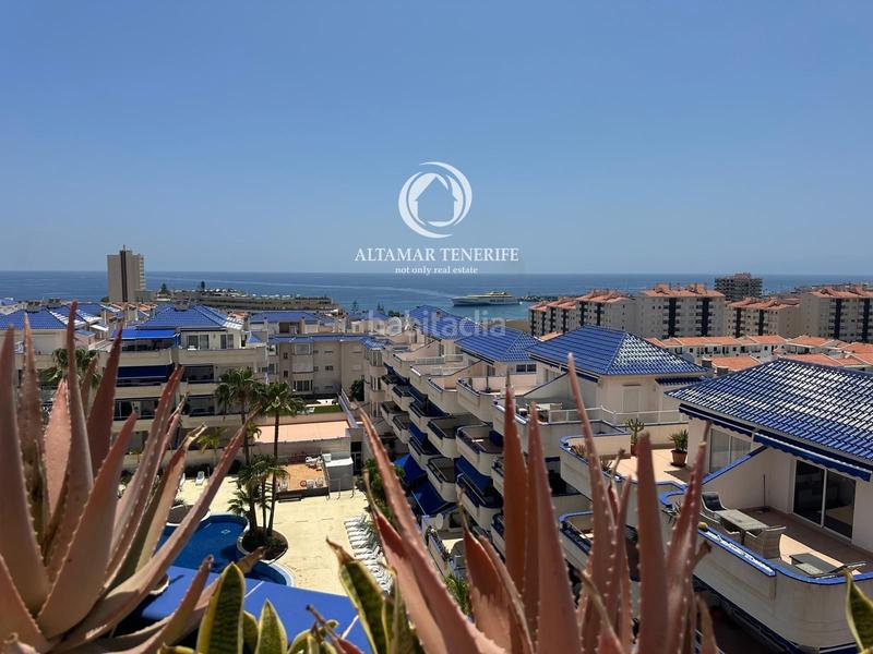 Foto 598f25a5-90e8-49f0-9720-9917c3b5360b. Ático  dúplex en Los Cristianos con vistas panorámicas al mar en Arona