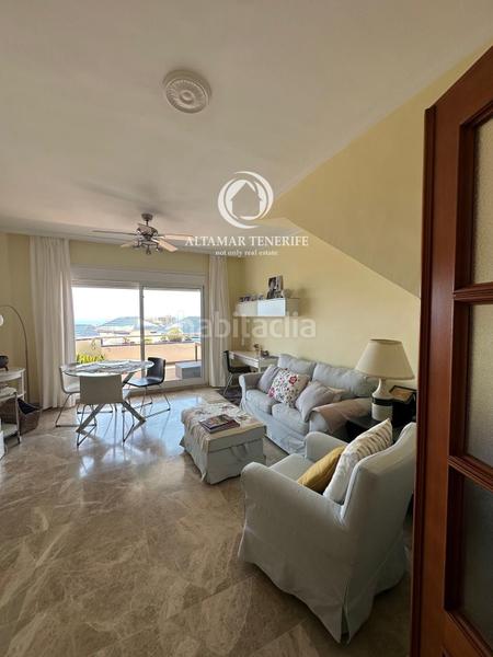 Foto 79aec71d-46c5-41fe-9f16-3748d76887e8. Ático  dúplex en Los Cristianos con vistas panorámicas al mar en Arona