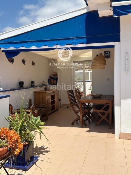 Foto a89a46b3-e4e3-4c30-9e9d-4f4b0156cb3b. Ático  dúplex en Los Cristianos con vistas panorámicas al mar en Arona