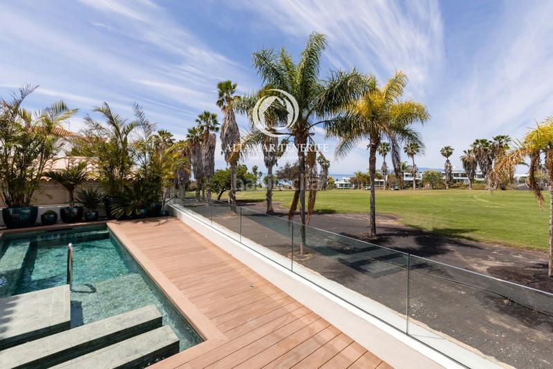 Foto 11d7556e-21c9-45ac-b1fa-a362f8437754. Casa villa de luz lujo exclusivo en golf costa en Adeje