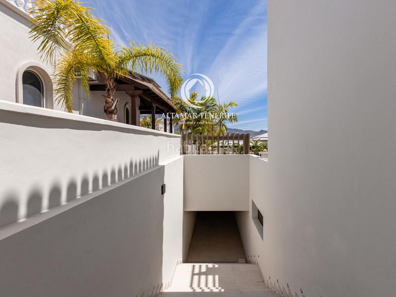 Foto 4dc1a135-370a-4197-ad18-1fd70fe354fa. Casa villa de luz lujo exclusivo en golf costa en Adeje