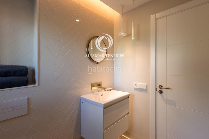 Foto 5bc696a3-b8f6-4cf9-b785-f5b53a7f280a. Casa villa de luz lujo exclusivo en golf costa en Adeje
