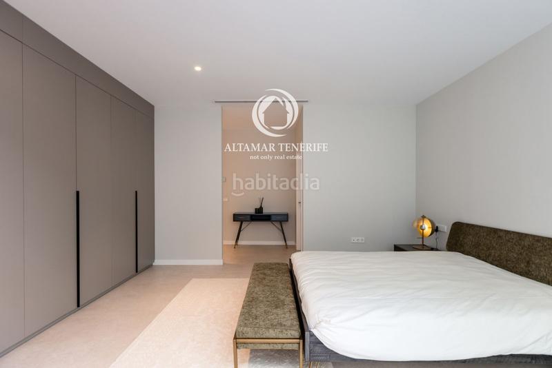 Foto 93bb9b10-7afe-42d4-8c85-fa0df62317f2. Casa villa de luz lujo exclusivo en golf costa en Adeje