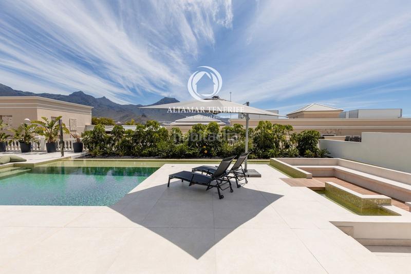 Foto b7355ef7-4927-4579-bb13-d61e4c88f083. Casa villa de luz lujo exclusivo en golf costa en Adeje