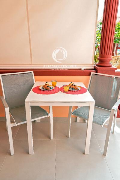 Foto c4b4e59d-4c92-4250-9bf4-a1d365e00245. Piccolo appartamento con parcheggio piscina in Playa de Fañabé Adeje