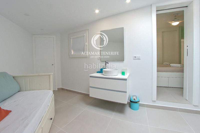 Foto f7c2c754-6bf6-4985-93a8-d6b9e12228d1. Piccolo appartamento con parcheggio piscina in Playa de Fañabé Adeje