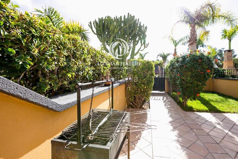 Foto 23a1bff8-3076-4689-9dc0-2b08dddbd20b. Casa adosada  de lujo en el duque en Playa del Duque Adeje