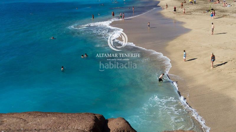 Foto b61aae1c-b4cb-4e7f-8e28-3e6fbbd141e2. Casa adossada amb aparcament piscina a Playa del Duque Adeje