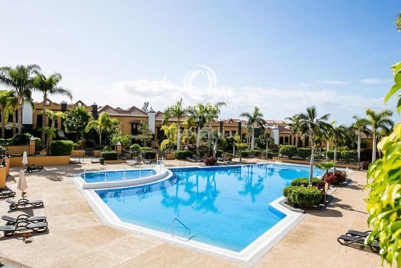 Foto c16f14cf-b3b8-4ee7-81c4-b0483afcb45b. Casa adosada  de lujo en el duque en Playa del Duque Adeje