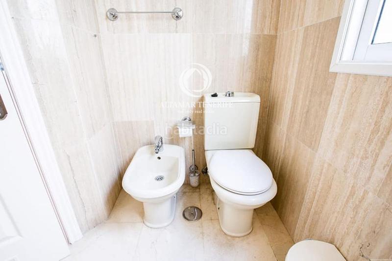 Foto c6ecd97a-ecfb-46f8-80f3-e9df0b4fe3da. Casa adosada  de lujo en el duque en Playa del Duque Adeje