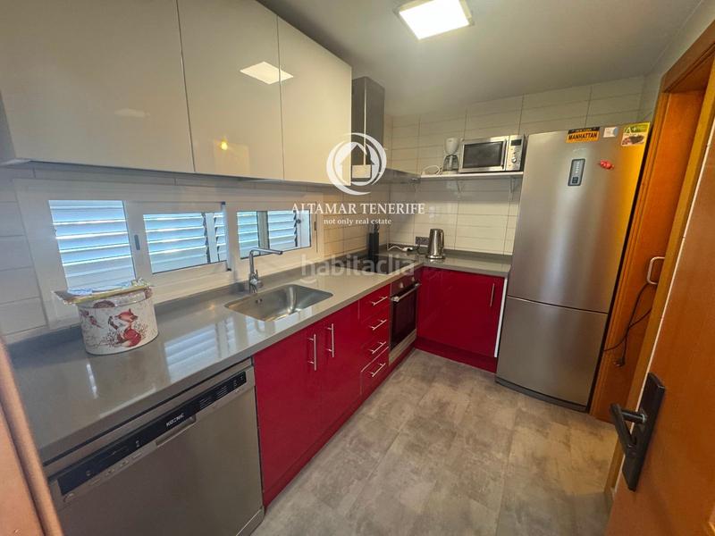 Foto d447b317-3800-4fd0-b8fb-97643f829a15. Casa a schiera con parcheggio piscina in Playa Fañabé Alto Adeje