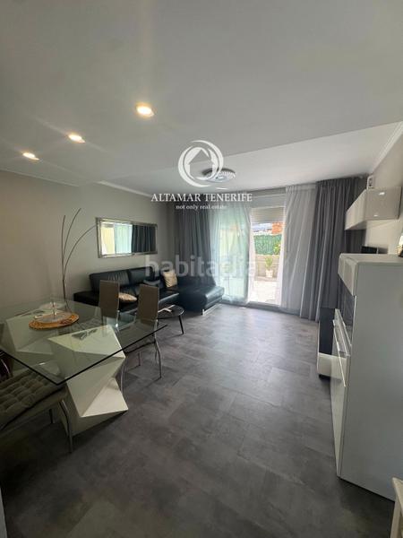 Foto dee6a487-886d-48e6-afaf-ff07b23aa377. Casa a schiera con parcheggio piscina in Playa Fañabé Alto Adeje