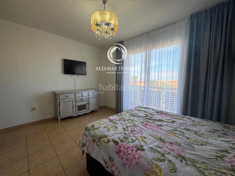 Foto e035486f-8bc4-40ac-910f-54d3f584c479. Casa a schiera con parcheggio piscina in Playa Fañabé Alto Adeje