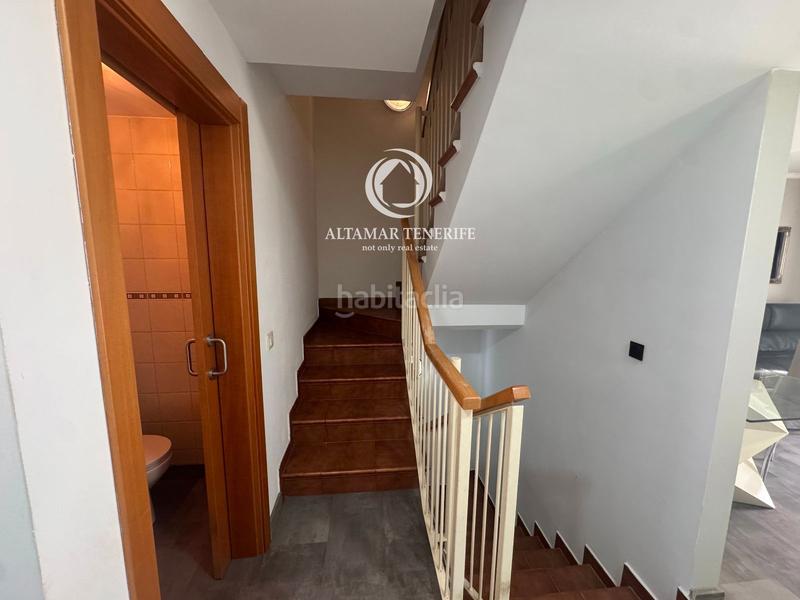 Foto f18adbc2-eebe-4433-a66d-ba0d5d63e0ea. Casa a schiera con parcheggio piscina in Playa Fañabé Alto Adeje