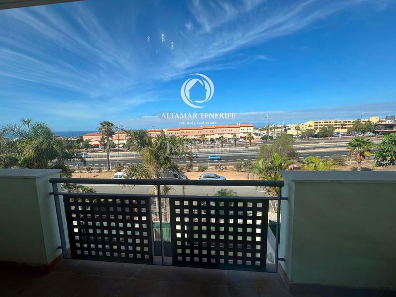 Foto fe71545a-6e54-4e68-b0fb-6d9060ae5f45. Casa a schiera con parcheggio piscina in Playa Fañabé Alto Adeje