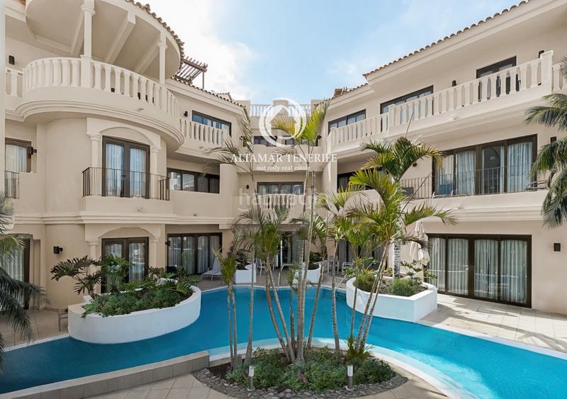 Foto 8080069f-196c-4d3a-b1bc-edd27b6ffcdc. Apartament amb aparcament piscina a Los Cristianos Arona