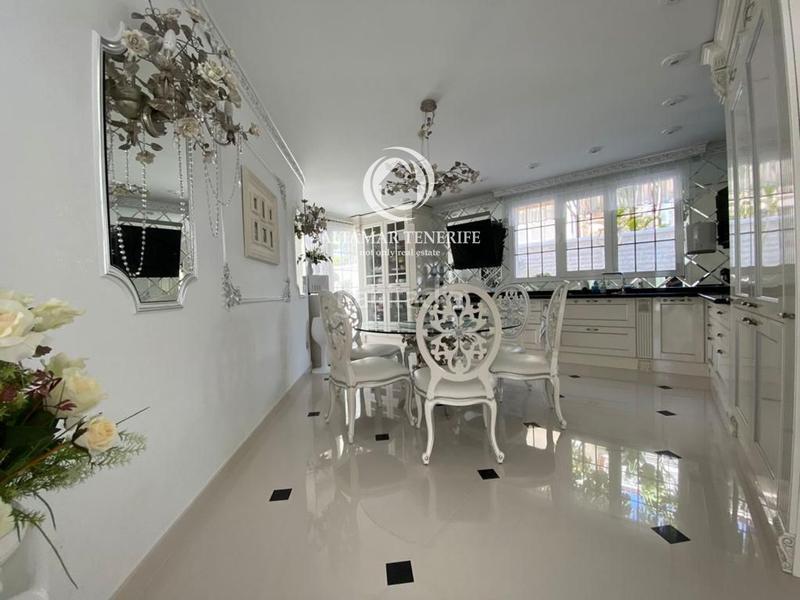 Foto 114ba954-b303-420d-bec6-c69c172777ae. Haus mit parking pool in La Caleta Adeje