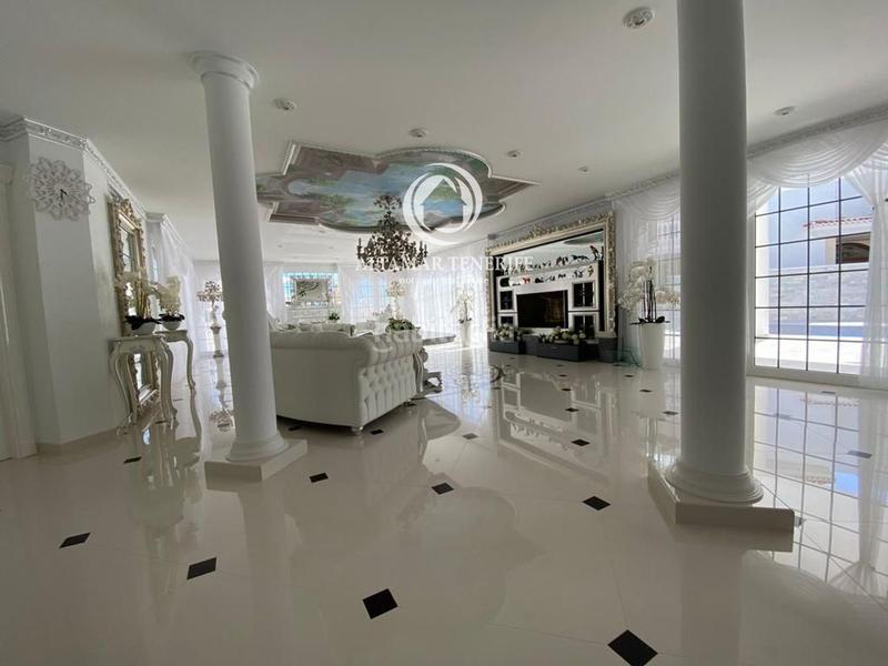 Foto 21fde5b3-e374-4a5e-9e2c-e54dbc62bdf1. Haus mit parking pool in La Caleta Adeje