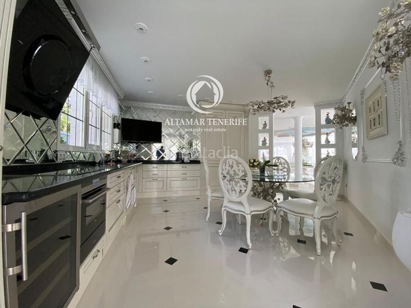 Foto 29fb0eda-d8ec-4c75-bb17-21fd8bdcf8e6. Haus mit parking pool in La Caleta Adeje