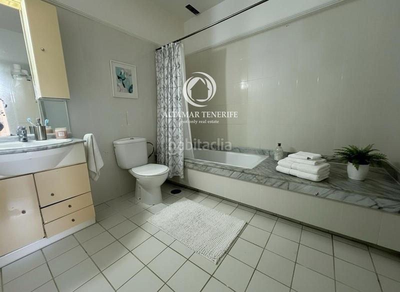 Foto 66c64677-22b6-4023-969f-36a550959bf4. Apartament amb piscina a San Eugenio Alto Adeje