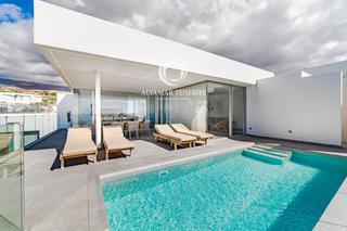 Maison  Pasaje valito sau. Villa de lujo en rokabella  a solo 300 m del mar