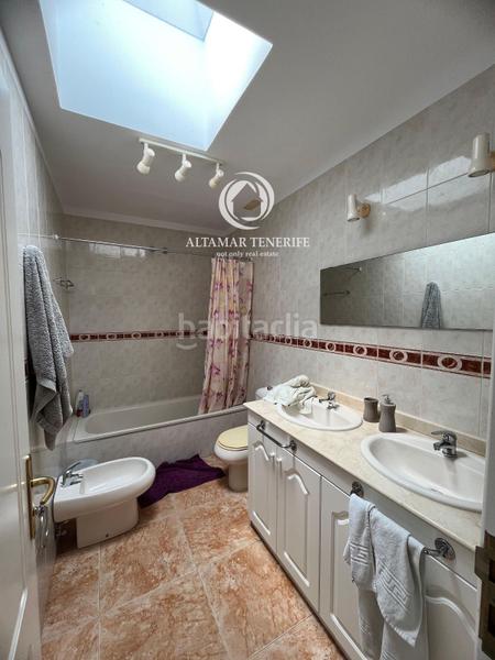 Foto 33eb6bb4-bd79-4c65-a4b6-7caea5f94fc0. Casa adossada amb aparcament piscina a Torviscas Centro y Alto Adeje