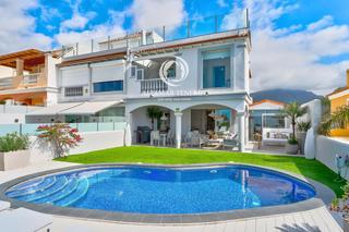 Maison  Alcojora. Villa de lujo en la caleta, costa adeje
