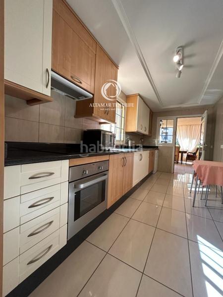 Foto 307c41d2-78b9-46c1-ad86-66884d5e02d8. Apartament amb aparcament piscina a Playa del Duque Adeje