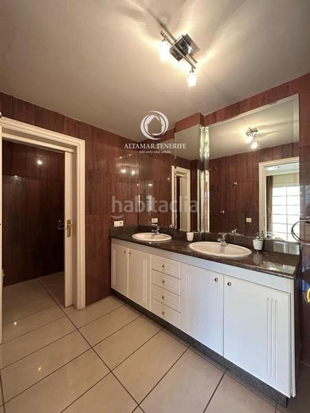 Foto 794338e9-bd14-40ba-ab54-c62ccf284014. Apartament amb aparcament piscina a Playa del Duque Adeje