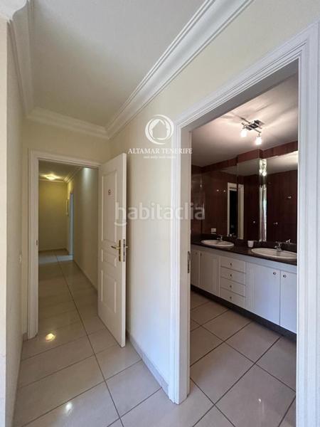 Foto 8a846f4f-18cf-4d42-8611-e039c587a30e. Apartament amb aparcament piscina a Playa del Duque Adeje