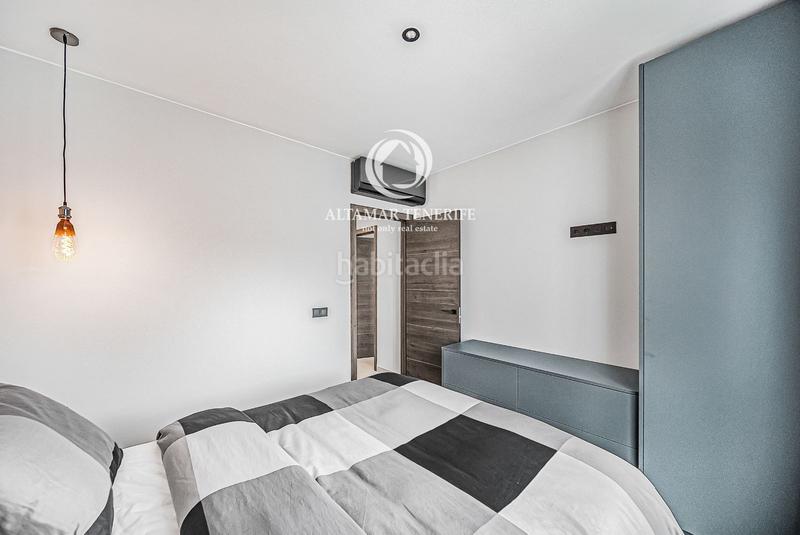 Foto 1ed14ac6-a203-430f-aafa-f785969f0d67. Reihenhaus mit parking pool in Playa del Duque Adeje