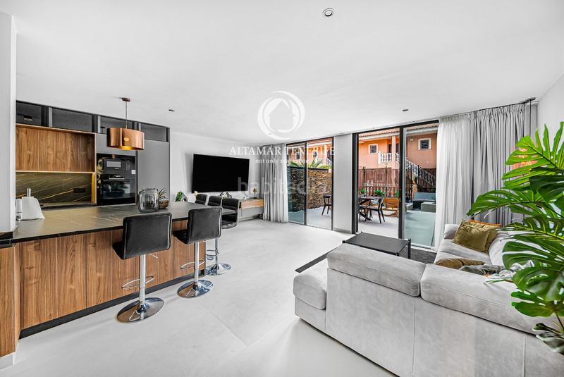 Foto a443bf67-fa3d-469f-b30c-733654087546. Reihenhaus mit parking pool in Playa del Duque Adeje