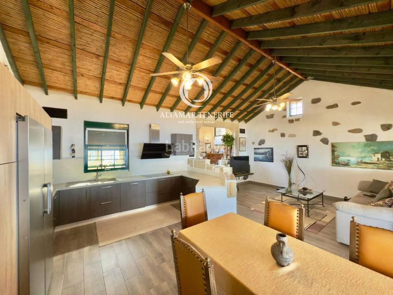 Foto 09f7810c-bbd1-43ca-909f-406409f3fc43. Casa amb aparcament a Guía de Isora interior Guía de Isora