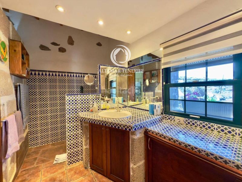 Foto 24624adf-2f20-4e56-bda1-2a51251dd630. Casa amb aparcament a Guía de Isora interior Guía de Isora