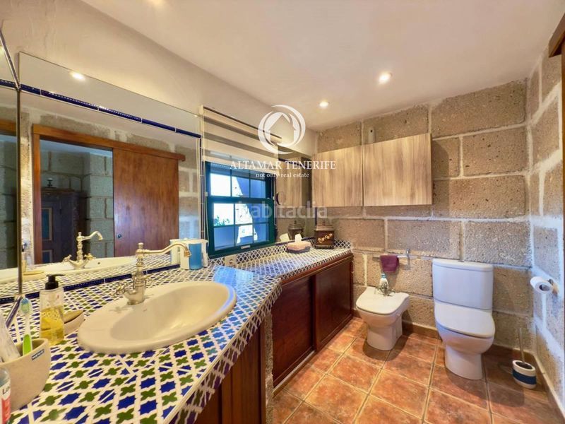 Foto 3e24ffc6-d27d-4297-8b87-eb37dec31928. Casa amb aparcament a Guía de Isora interior Guía de Isora