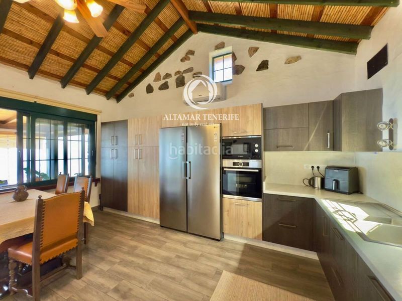 Foto 4fc99681-ebde-4131-beb8-19f3d03e3fe5. Casa amb aparcament a Guía de Isora interior Guía de Isora