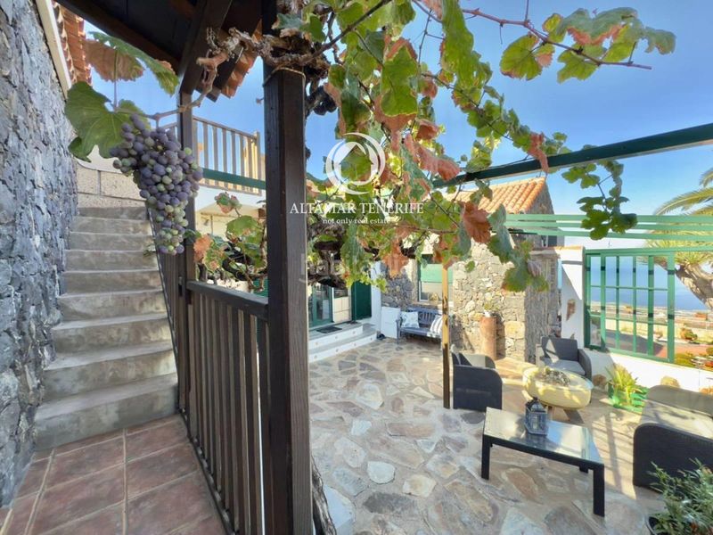 Foto 5b0d4ea2-bbf3-4b11-8c9f-a92cc56ccb89. Casa amb aparcament a Guía de Isora interior Guía de Isora