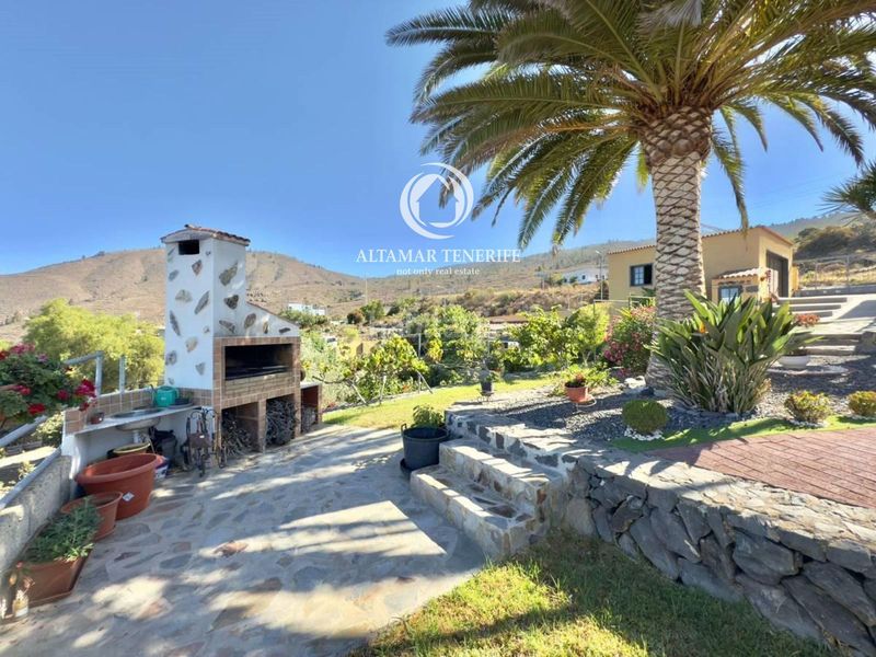 Foto 67f5aafc-4286-4872-84fc-8dafb89fecad. Casa amb aparcament a Guía de Isora interior Guía de Isora