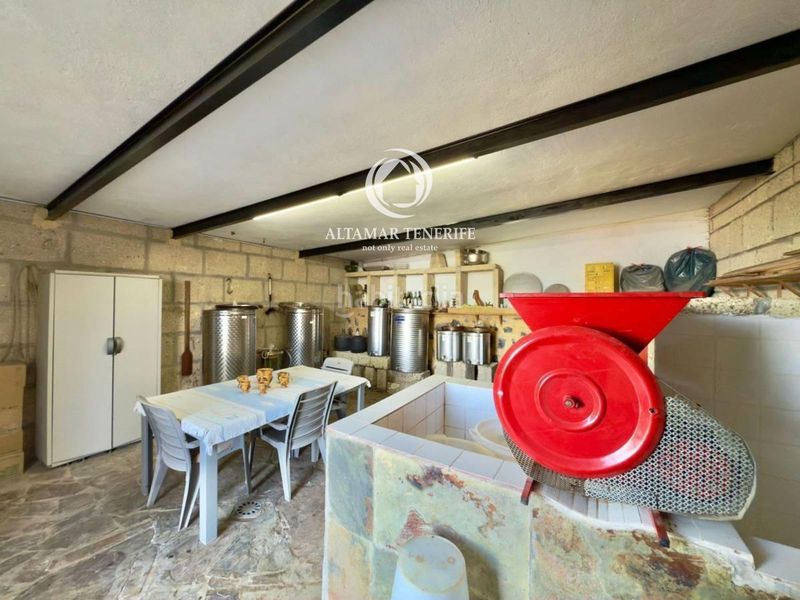 Foto 7e4883a9-fdf7-4cb0-90a5-1615d1a2a0f3. Casa amb aparcament a Guía de Isora interior Guía de Isora