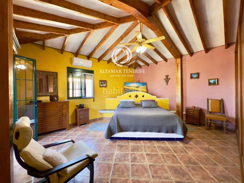 Foto 9cbf703c-aa13-4ec9-8052-f48947f80f5a. Casa amb aparcament a Guía de Isora interior Guía de Isora