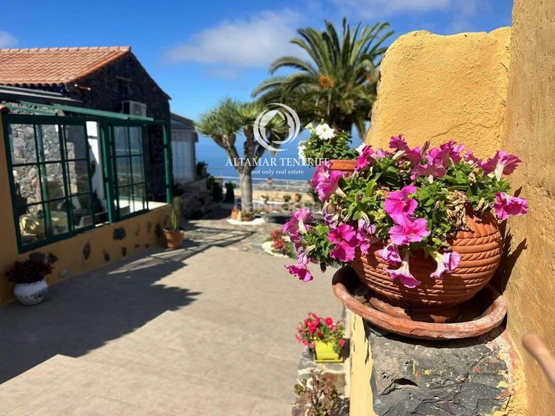 Foto 9ce9bb76-b8c5-4c1f-b047-41e2b56d4ecd. Casa amb aparcament a Guía de Isora interior Guía de Isora