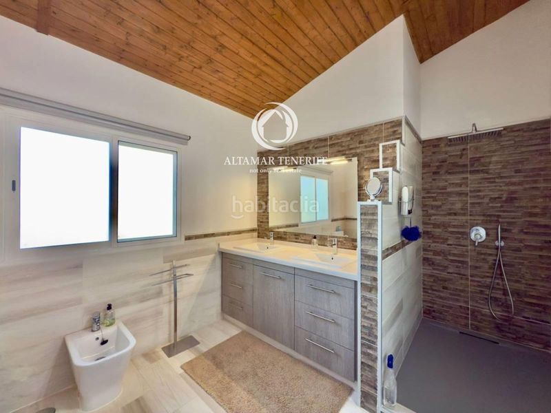 Foto acba1693-23ae-4299-921d-87c571e96737. Casa amb aparcament a Guía de Isora interior Guía de Isora