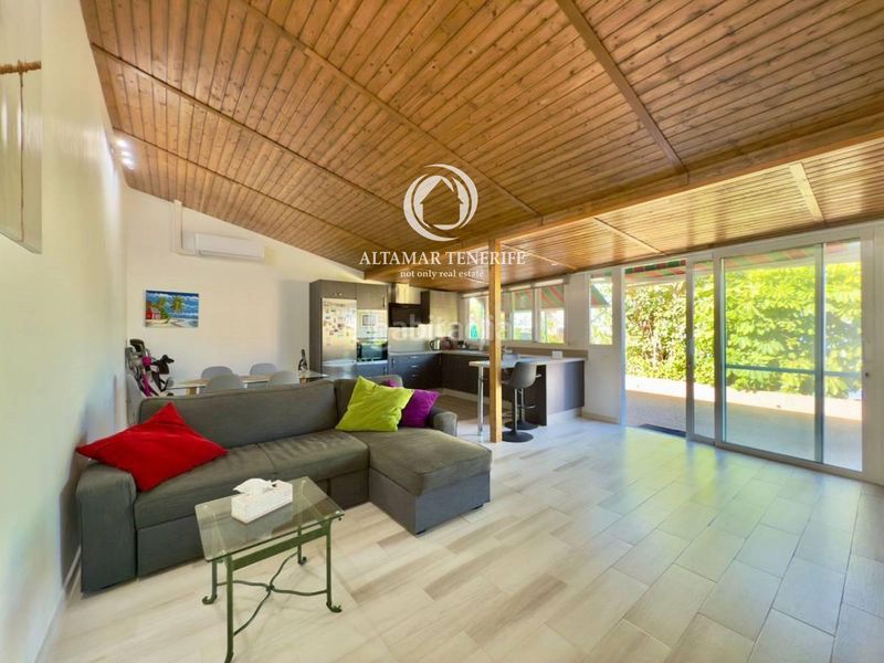 Foto c1fac3b0-15ad-4b82-af5e-fca4779cd781. Casa amb aparcament a Guía de Isora interior Guía de Isora