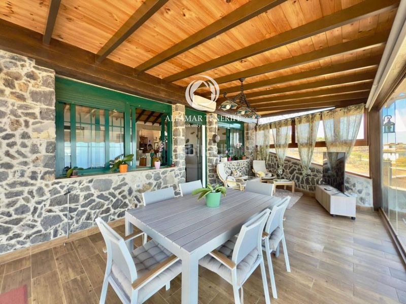 Foto cea85a7d-6736-4e36-b669-68c1f8e5b7de. Casa amb aparcament a Guía de Isora interior Guía de Isora