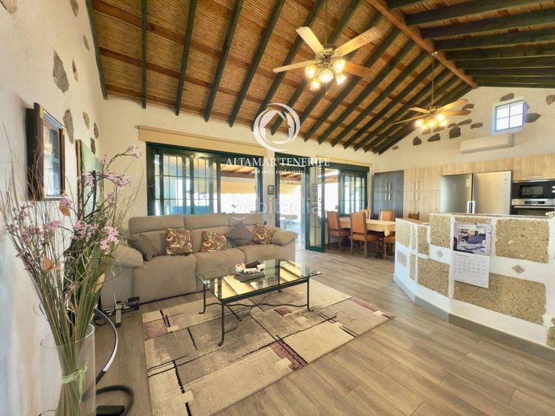 Foto feed07a3-b5bb-4add-8af6-b62c415090c3. Casa amb aparcament a Guía de Isora interior Guía de Isora