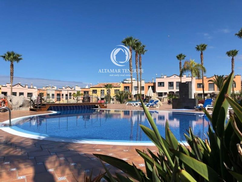 Foto 7fe3d259-2ba1-4b22-a35d-980c04661efe. Lloguer casa adossada amb aparcament piscina a La Caleta Adeje