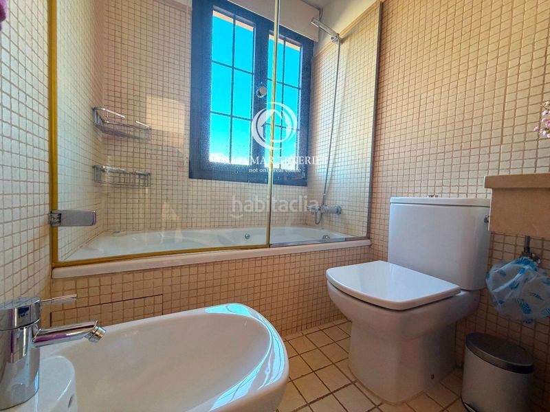 Foto a300e717-57a1-4ff0-a441-5624265cce9c. Lloguer casa adossada amb aparcament piscina a La Caleta Adeje