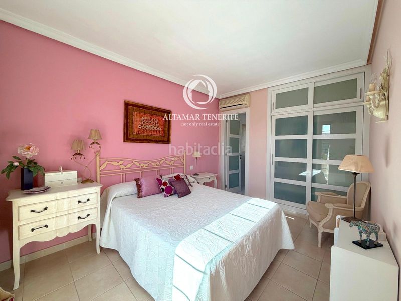 Foto b4e9d517-94a1-449e-b99a-ef95cf0b37ff. Lloguer casa adossada amb aparcament piscina a La Caleta Adeje